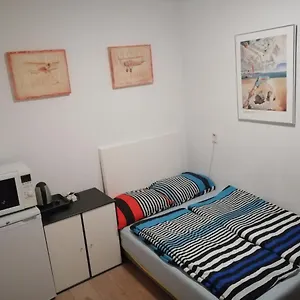 Need, A Comfy Place Ámsterdam
