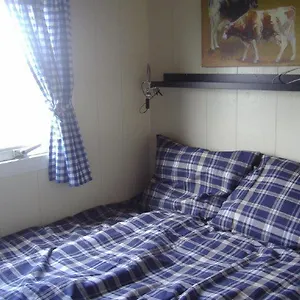 Bed & Breakfast Your Cozy Waggon At The Cows' Paradise, Amsterdam